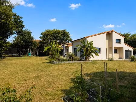 maison contemporaine t5 – 160 m² – parcelle de 1 050 m² – impasse privée – 650 000
