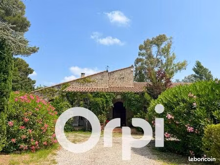 propriété 7 pièces 238 m²