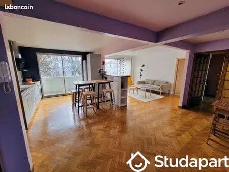 chambre 1 pièce 9 m²