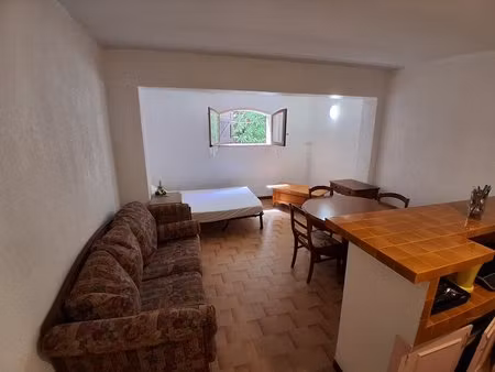 réserve /atelier 33m2 les lecques