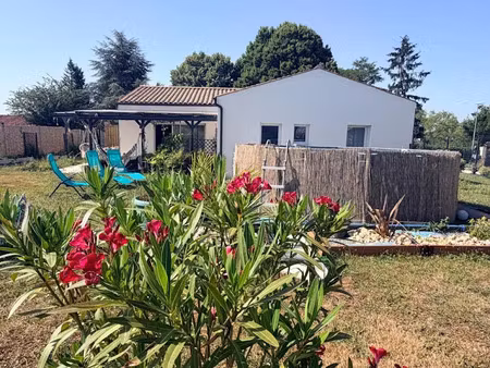 vente maison 4 pièces 92 m² à asnières-la-giraud (17400)  191 700 €