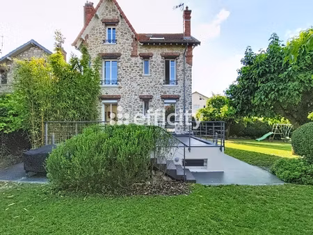maison 8 pièces - 160 m²