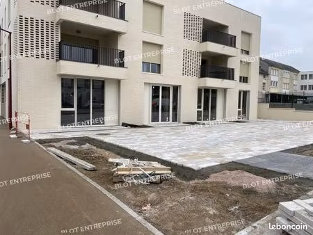 bureaux 78 m²