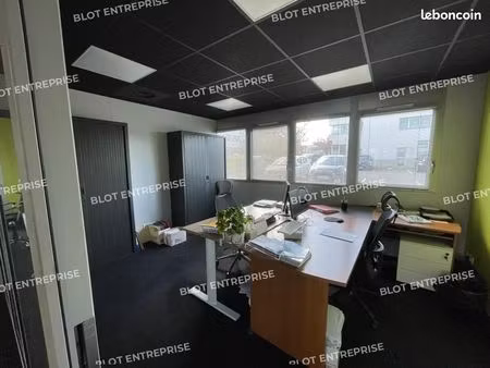 bureaux 157 m²