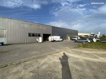 local d'activite 300 m² bédée