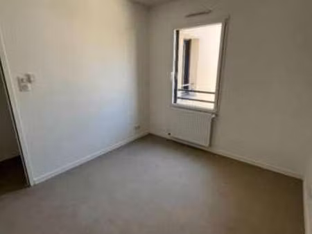 location appartement 3 pièces à la roche-sur-yon zad - zi nord (85000) : à louer 3 pièces 