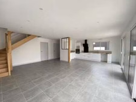 location maison à saint-erblon (35230) : à louer / 110m² saint-erblon
