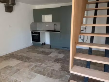 à louer – maisonnette t2 rénovée – saint-pierre-de-plesguen