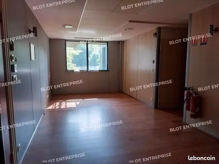 bureaux 330 m²