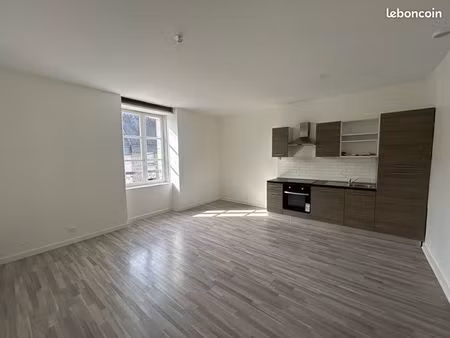 appartement lumineux et refait à neuf