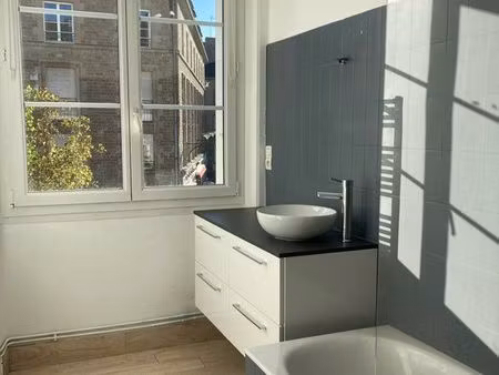 appartement t3 - hyper centre-ville de fougères ?