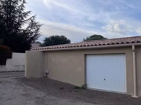 garage à louer 30m² à vendémian