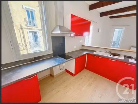 t2 54 m2  libre de suite