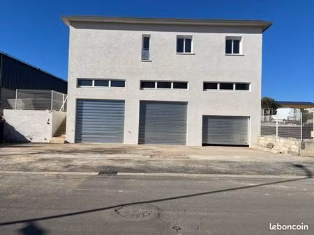 dépôt ou bureau