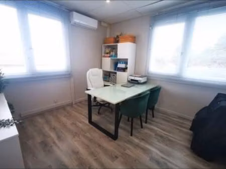 sous location bureau 200 euros septembre