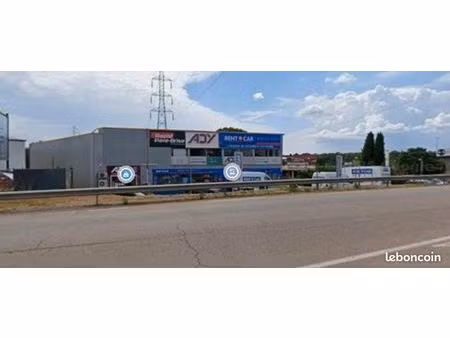 local d'activité 259 m²