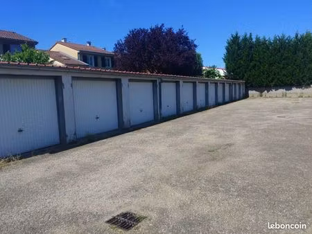 garage/box essey les nancy