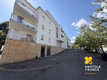 studio 1 pièce 32 m²