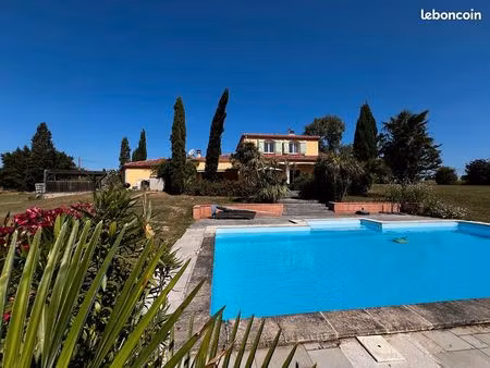 propriété 5 pièces 178 m²