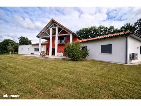 maison 7 pièces 307 m²