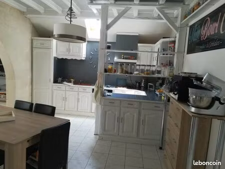ensemble de 3 logements situé dans le bourg de briollay