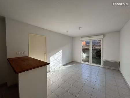 t2 avec terrasse et jardin dans une résidence sécurisée - à louer