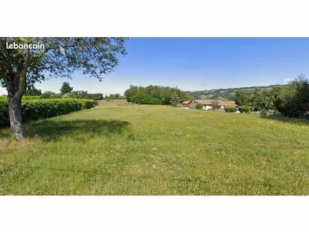 terrain 1 400 m² la cote saint andre