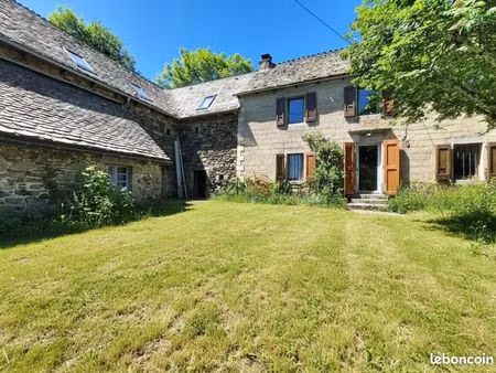 ferme 4 pièces 200 m²