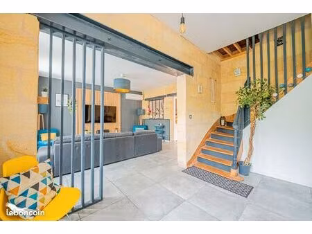 maison 5 pièces 150 m²