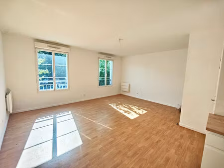 location appartement 1 pièce  33.27m²  vert