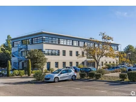 location bureaux 607 m²