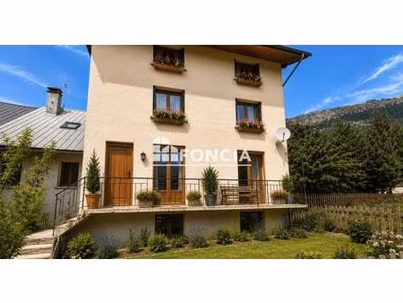 maison t 7 +jardin +garage double