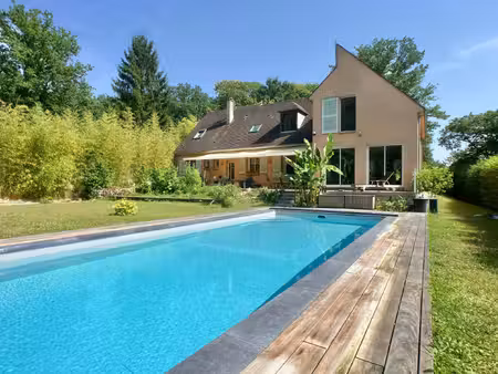 a bullion  maison atypique de 230 m2 habitables - sous-sol t