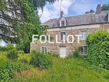 maison en pierre mitoyenne à feugères