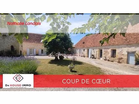 authentique longère en pierre avec pigeonnier