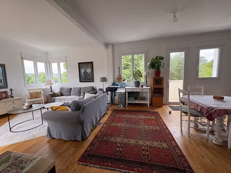 idéalement située a saint cyr sur loire maison des années 50.