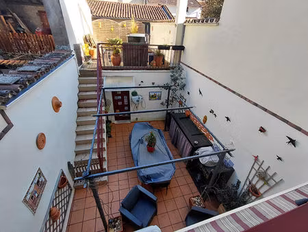 maison de village pleine de charme avec patio terrasse et garage t5