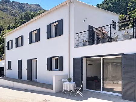 a vendre - ensemble immobilier composé de deux t4 rénovés  t2 aménagé et garage