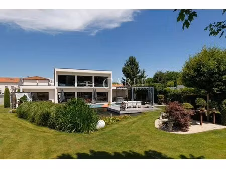 villa d'exception à manissieux