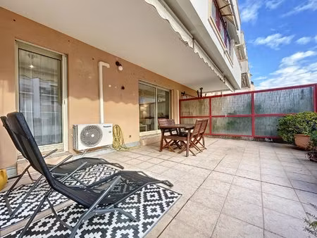 location etudiante - beau 2 pièces en plein centre ville ! climatisé et grande terrasse !