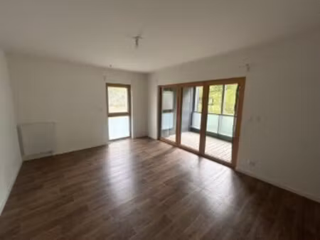 t2 avec terrasse et parking à carquefou