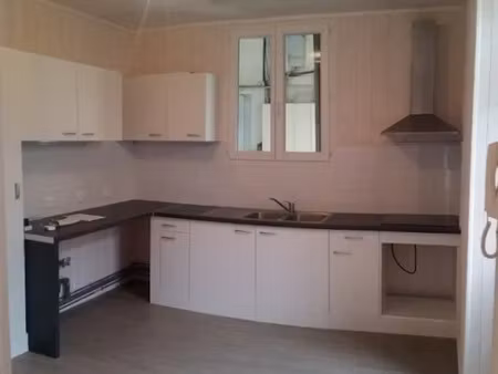 location appartement 1 pièce 27 m² à chennevieres-sur-marne (94430)  677 €