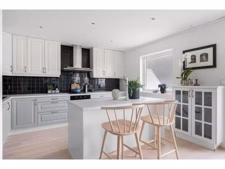 l'esprit d'une maison – 2 pièces avec terrasse et jardin privatif- interlocuteur chinois