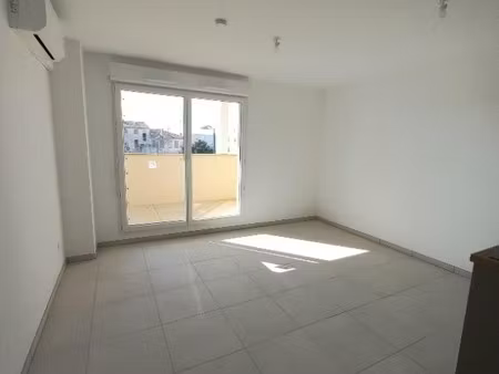t1 neuf avec terrasse et parking à monteux