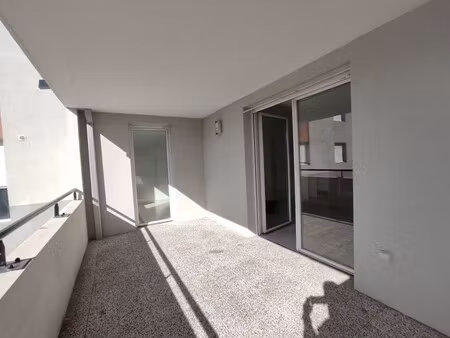 t2 avec terrasse et parking à montpellier