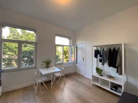 nouveau studio à louer à partir du 1er juillet