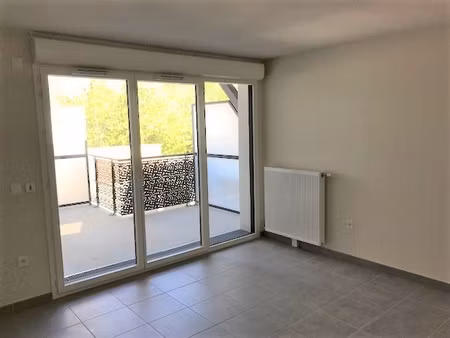 t2 avec balcon et parking à toulouse