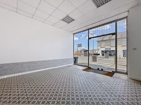 local à louer sur thouars - emplacement stratégique