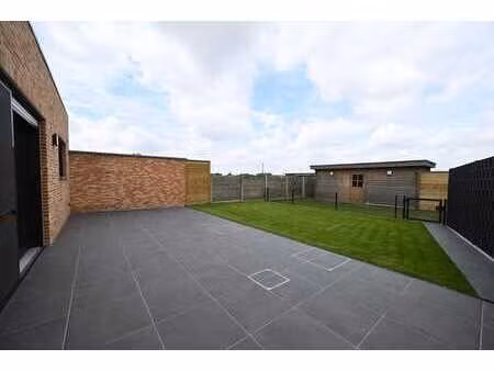 prachtige nieuwbouwwoning met 3 slaapkamers en ruime garage!