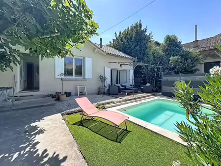 location meublée maison 5 pièces 108 m² à barbentane (13570)  1 300 €